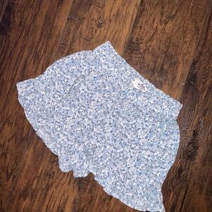 hollister ultra high rise floral ruffled flowy shorts